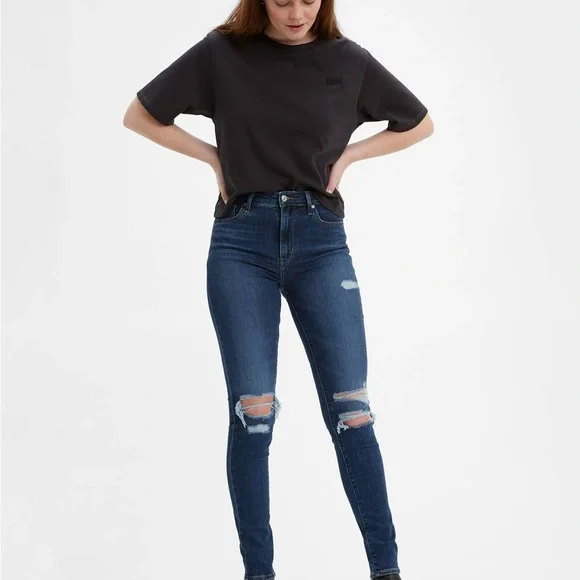 Levi’s Women's Blue Distressed High Rise Skinny Jeans sz 32 - Picture 1 of 6